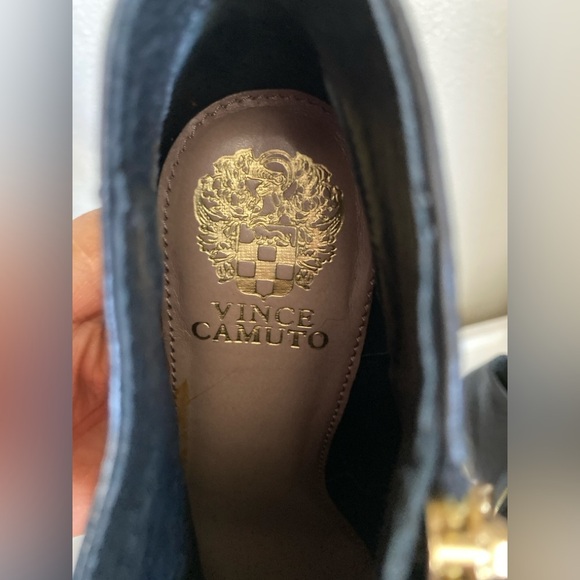 Vince Camuto 5” stiletto ankle leather boots with gold trim & hardware size 6.5 - Picture 3 of 10
